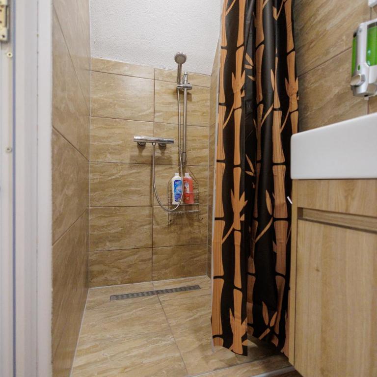 Resort La Familia - Twin Room with Bathroom - 5