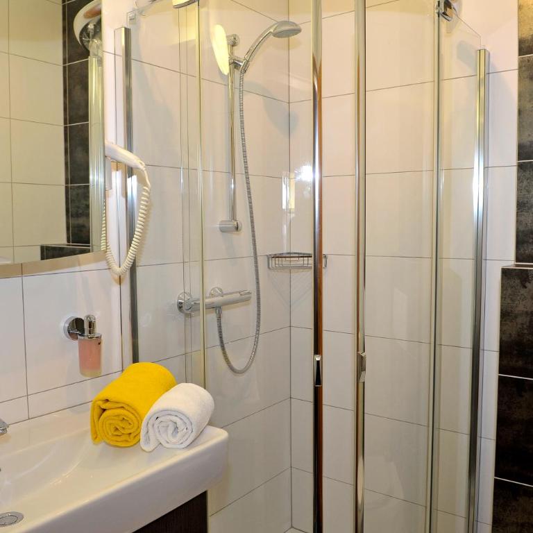 Apartmenthaus Sonnenhang - Familienzimmer mit Gartenblick - 7