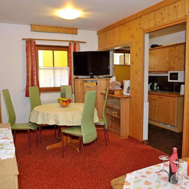 Apartmenthaus Sonnenhang - Familienzimmer mit Gartenblick - 8