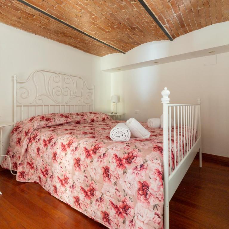 La casa di Remo Ground-Floor with a patio - Two-Bedroom Apartment - 21