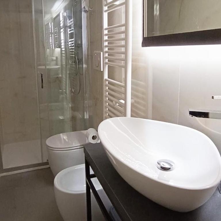 Bed & Breakfast Idomeneo 63 - Appartamento su 2 Livelli con 2 Camere da Letto - Dependance - 4