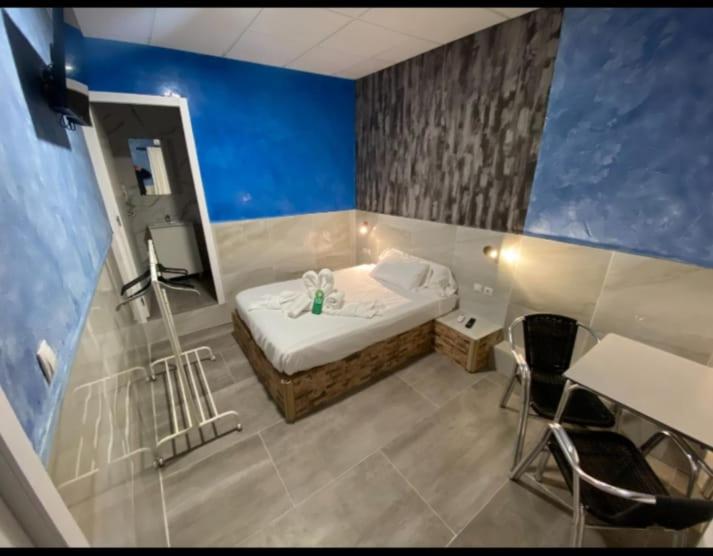 Hostal Avenida Andalucia - Solo Adultos - Habitación Doble Estándar - 9