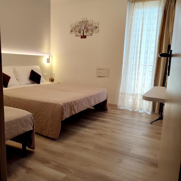 Hotel Madera - Camera Familiare Comfort con Balcone - 3