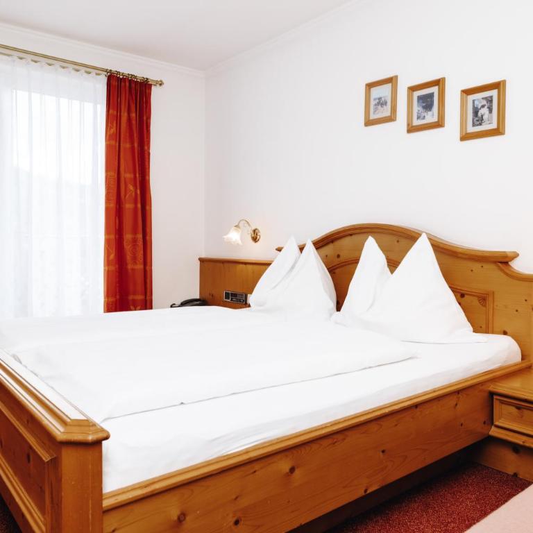 Hotel Garni Tannenhof - Double Room with Balcony (2 Adults + 1 Child) - 1