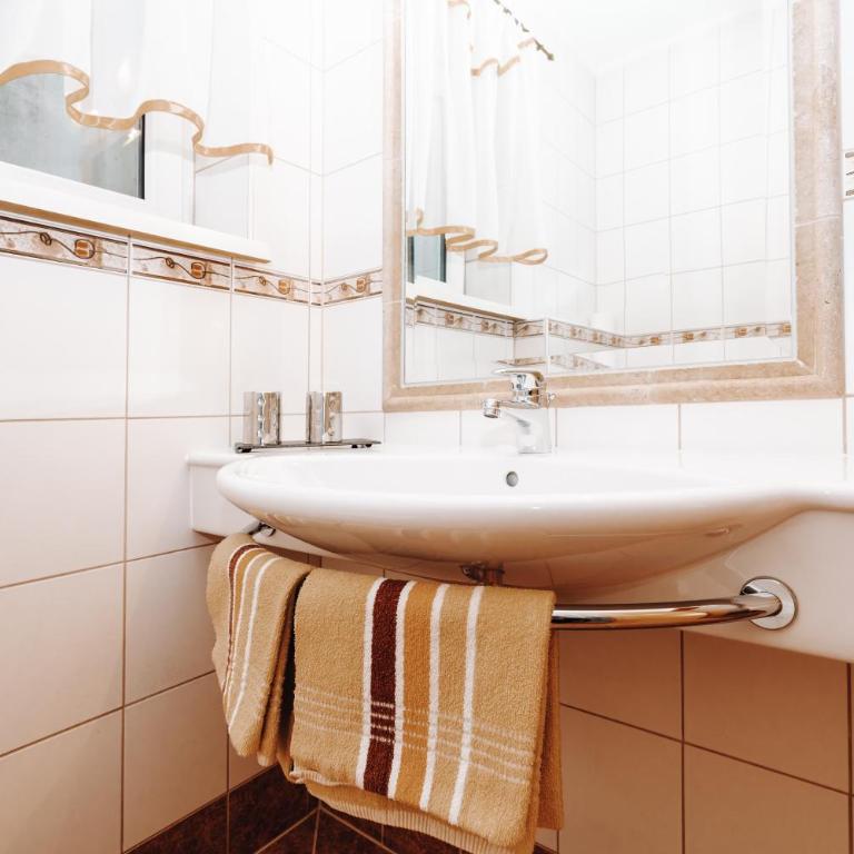 Hotel Garni Tannenhof - Apartment with Terrace - Souterrain - 5