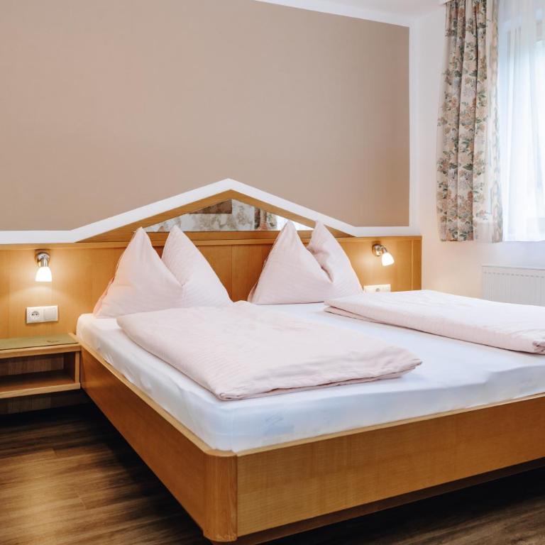 Hotel Garni Tannenhof - Apartment with Balcony - 7