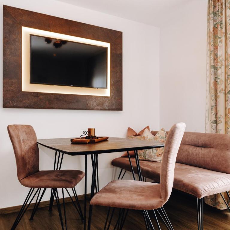 Hotel Garni Tannenhof - Apartment with Balcony - 9