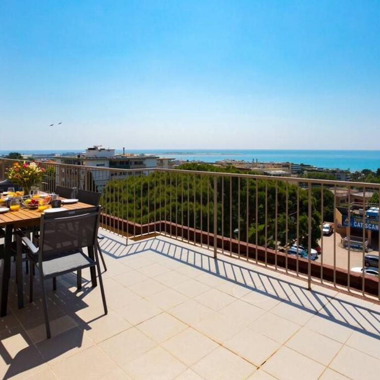 L43 Staywizus - Suite Maurice sea view 6Pax -Terrace, Parking, AC - Appartement 3 Chambres - 49