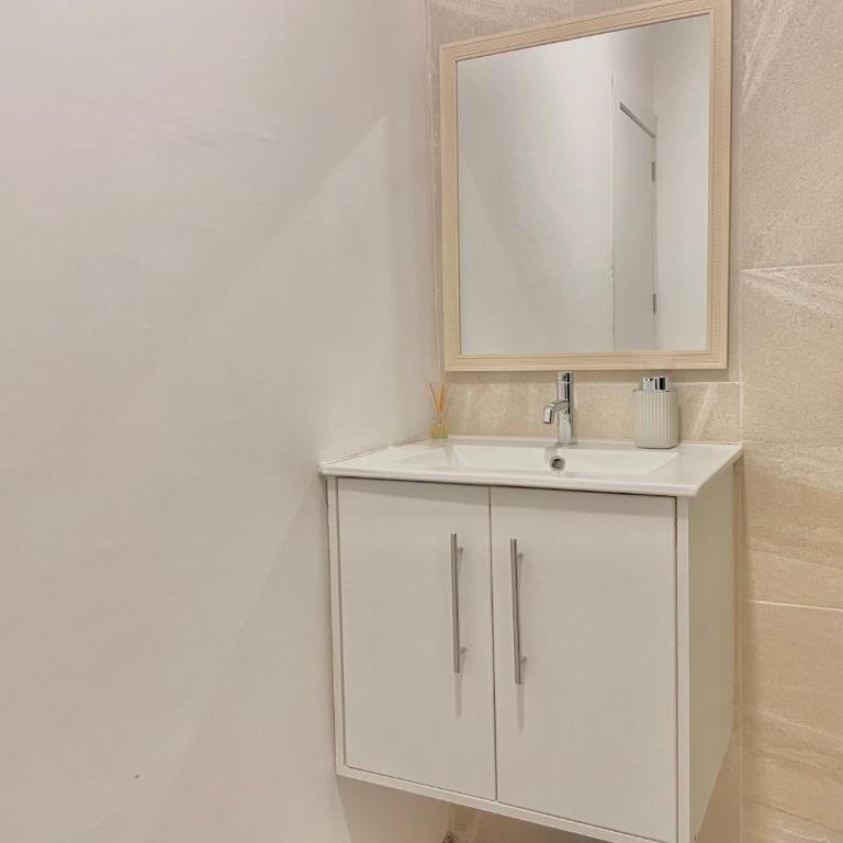 Lujoso, Moderno y acogedor Departamento - Two-Bedroom Apartment - 5