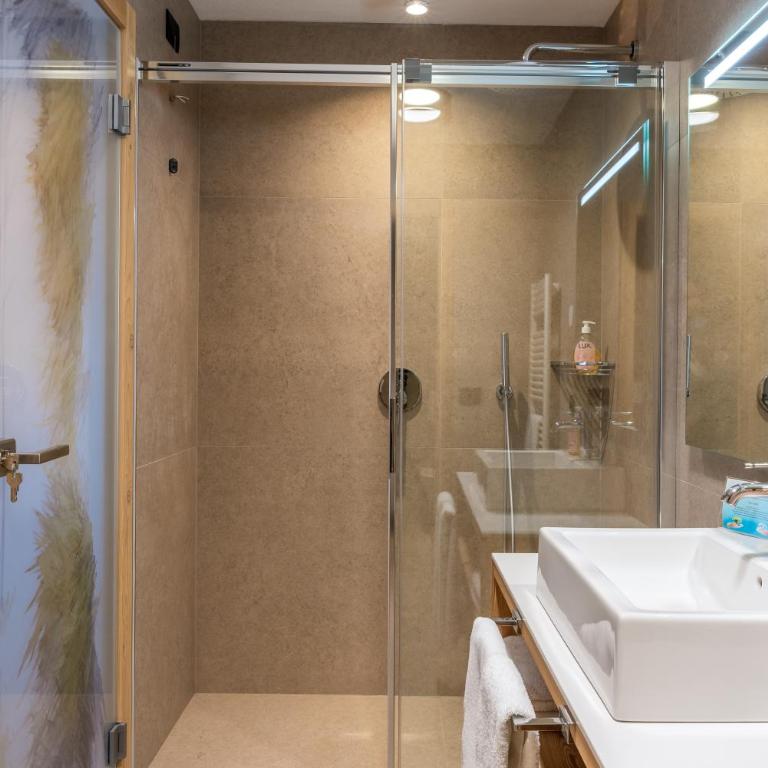 Hotel Meida - Junior Suite - 11