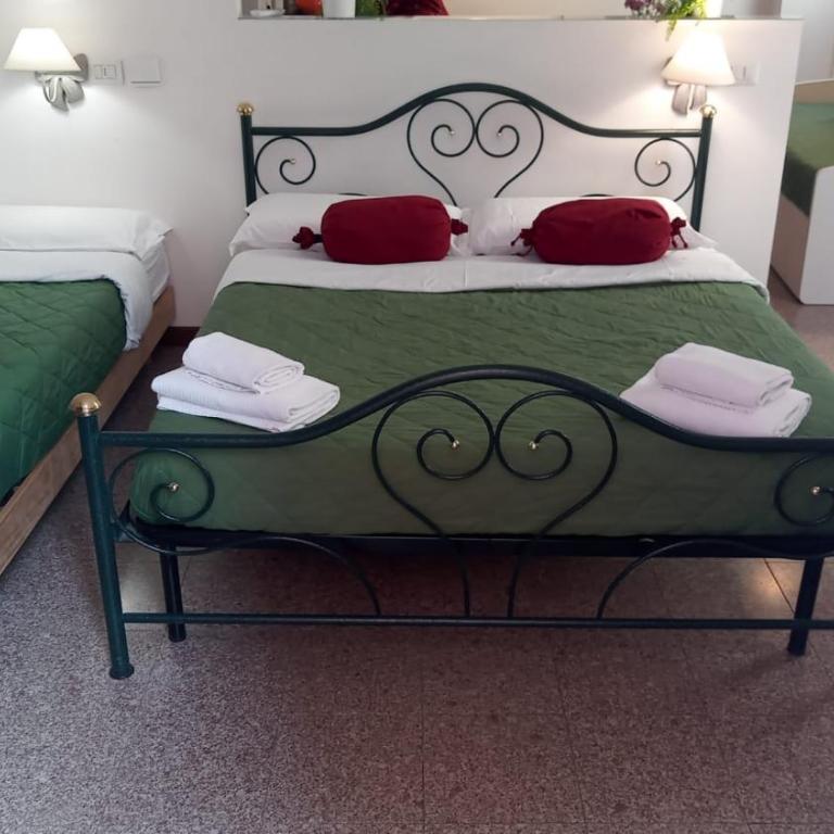 Marconi Rooms Loggia delle Erbe - Studio with Balcony - 8