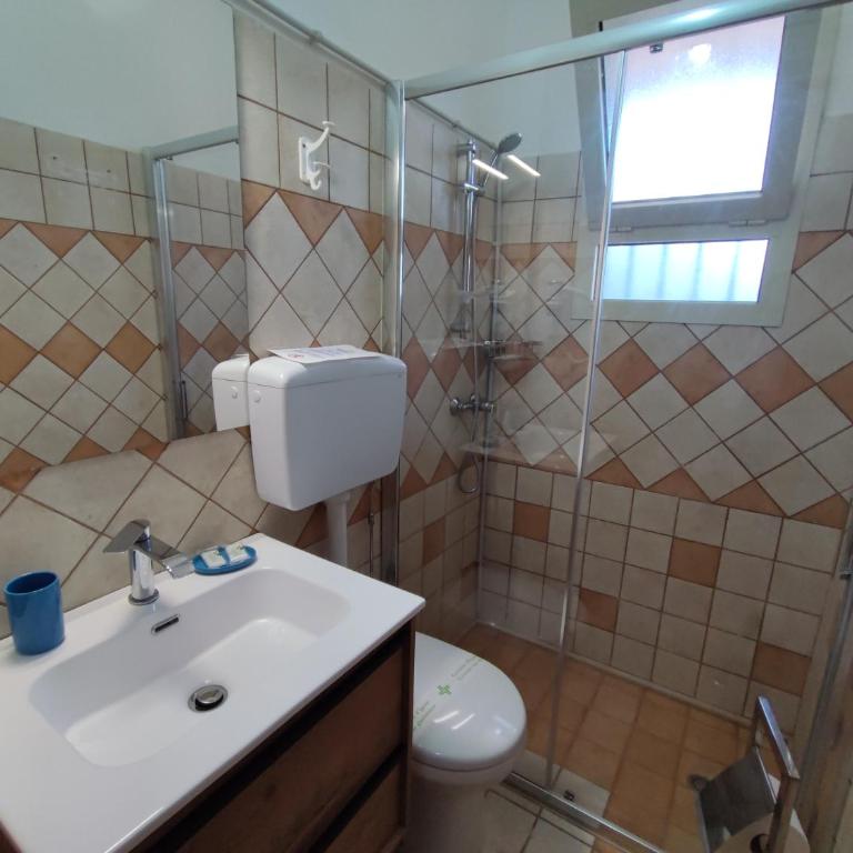 Il Geco b&b - Camera Matrimoniale con Bagno Privato - 4