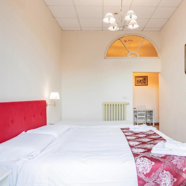 Hotel St. James - Standard Triple Room - 1