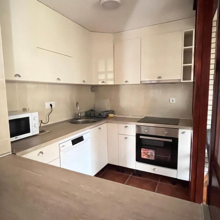 Happyland family home - Three-Bedroom Apartment - 15