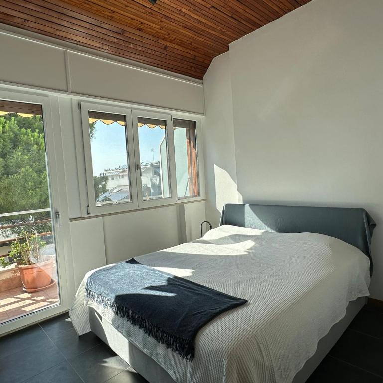 Lignano Pineta Apartment with pool - Two-Bedroom Apartment with Terrace - 10