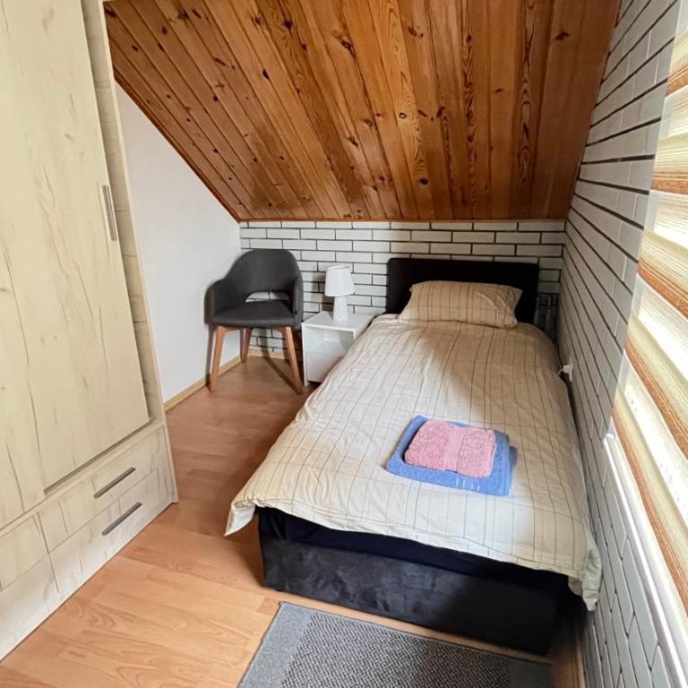 Happyland family home - Three-Bedroom Apartment - 8