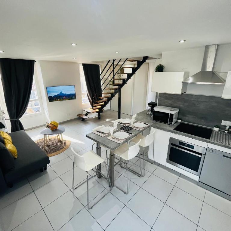 SUPERBE DUPLEX DESIGN NEUF 2 CHAMBRES, CLIMATISE TOUT CONFORT, FACILE D,ACCES STATIONNEMENT GRATUIT - Apartamento de 2 dormitorios - 1