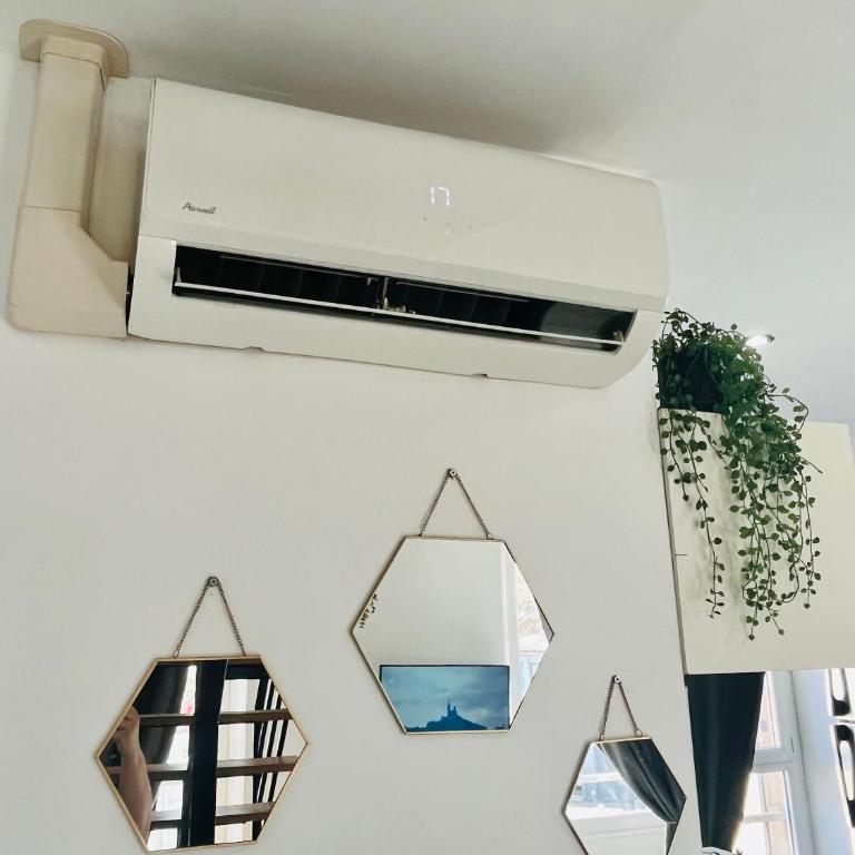 SUPERBE DUPLEX DESIGN NEUF 2 CHAMBRES, CLIMATISE TOUT CONFORT, FACILE D,ACCES STATIONNEMENT GRATUIT - Apartamento de 2 dormitorios - 6