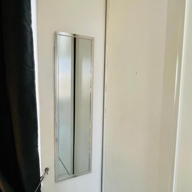 SUPERBE DUPLEX DESIGN NEUF 2 CHAMBRES, CLIMATISE TOUT CONFORT, FACILE D,ACCES STATIONNEMENT GRATUIT - Apartamento de 2 dormitorios - 11