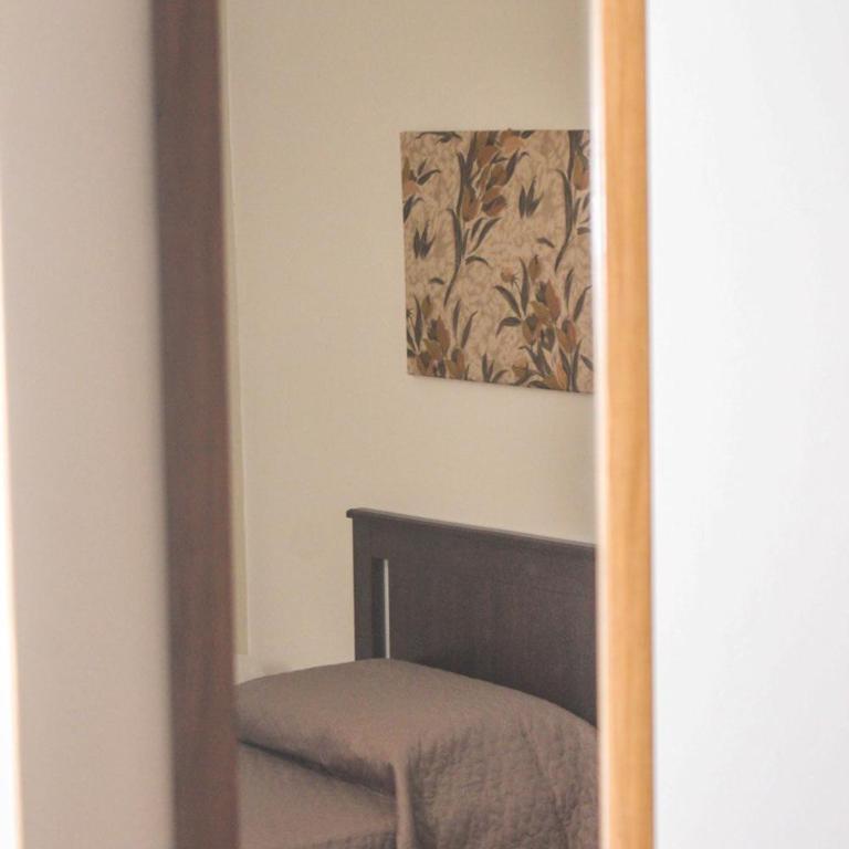 Alexander House - Twin Room with Private External Bathroom - 3