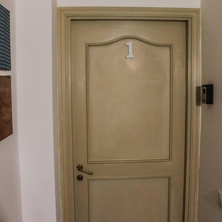 Alexander House - Double Room with Private Bathroom - 15