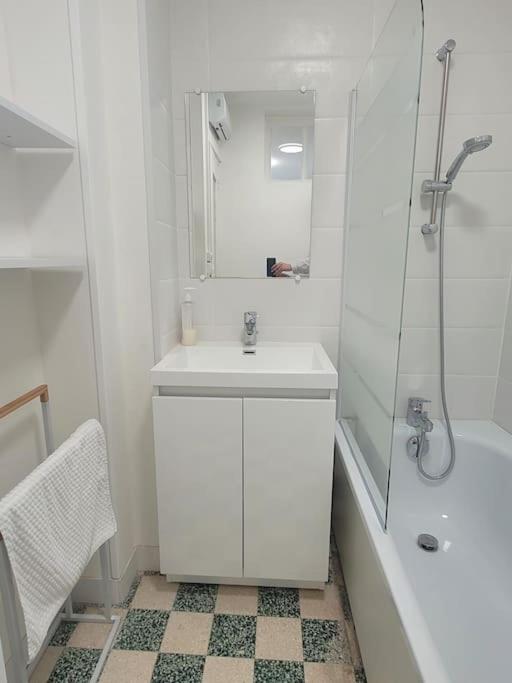 Appartement familial vue mer avec parking - Appartamento con 2 Camere da Letto, Terrazza e Vista Mare - 9