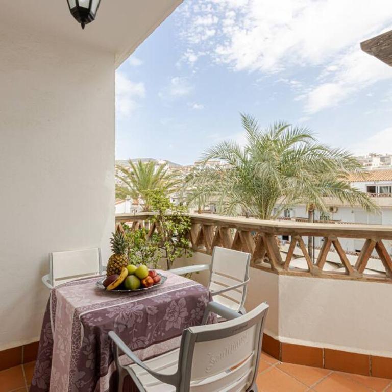 3Bdr 2 Bath Apt with parking in the best location - Three-Bedroom Apartment - 12
