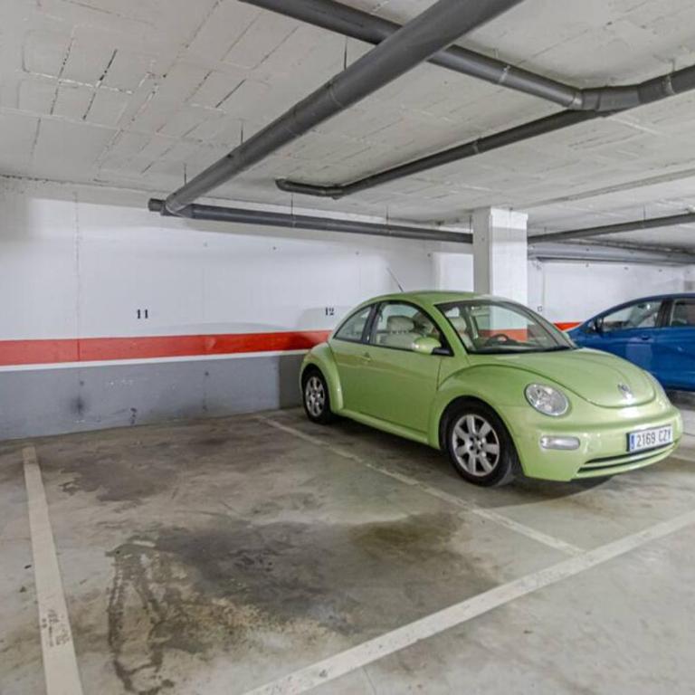 3Bdr 2 Bath Apt with parking in the best location - Three-Bedroom Apartment - 33