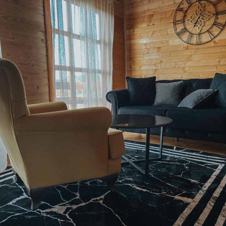 Nicola’s hill - Two-Bedroom Apartment - 9