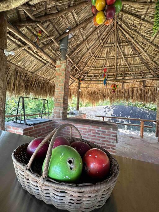 increible casa de campo con piscina y jacuzzi! - Three-Bedroom House - 11