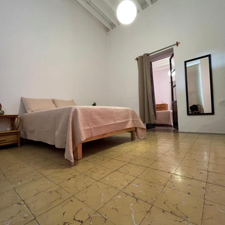 The stones house in the Historic Downtown - Three-Bedroom House - 2