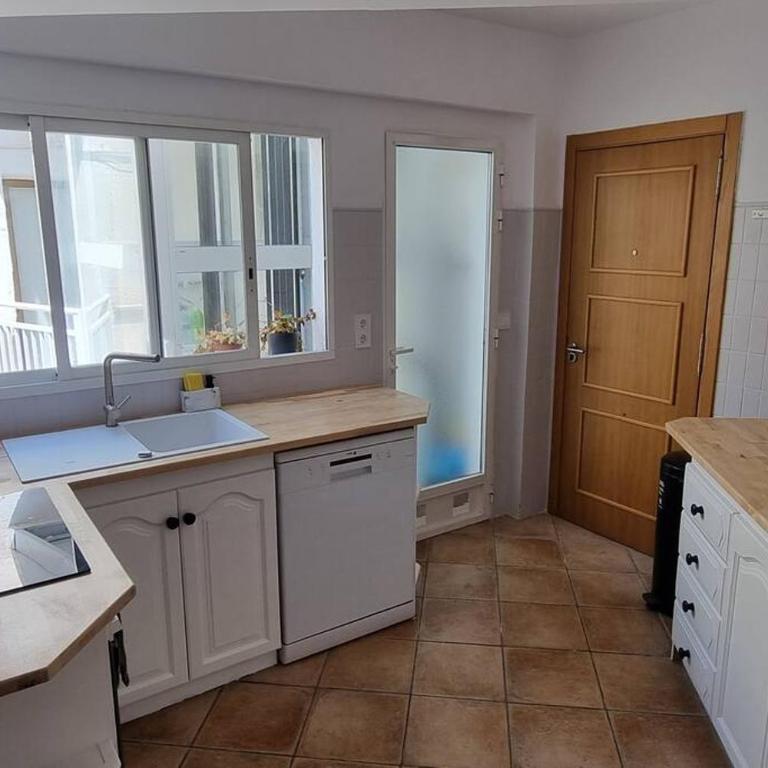 MAGNÍFICO ÁTICO EN EL CENTRO DE DENIA - Three-Bedroom Apartment - 8