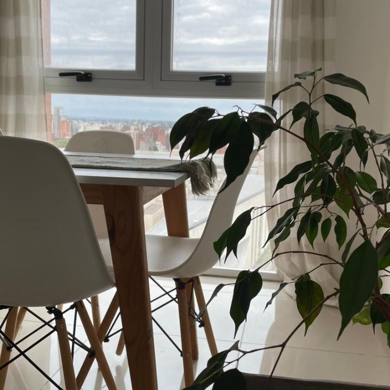 H Suites - One-Bedroom Apartment - 2