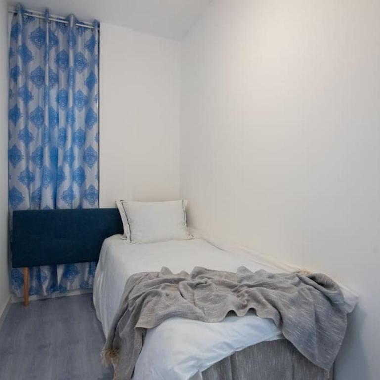 +25Y ONLY, Family flat near the beach - Three-Bedroom Apartment - 8