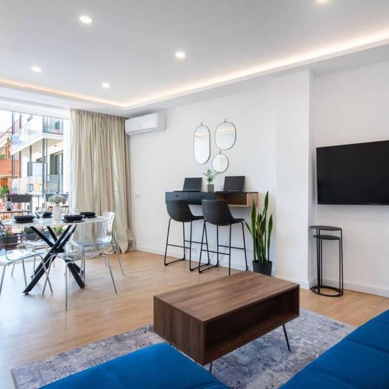 +25Y ONLY, Family flat near the beach - Three-Bedroom Apartment - 35
