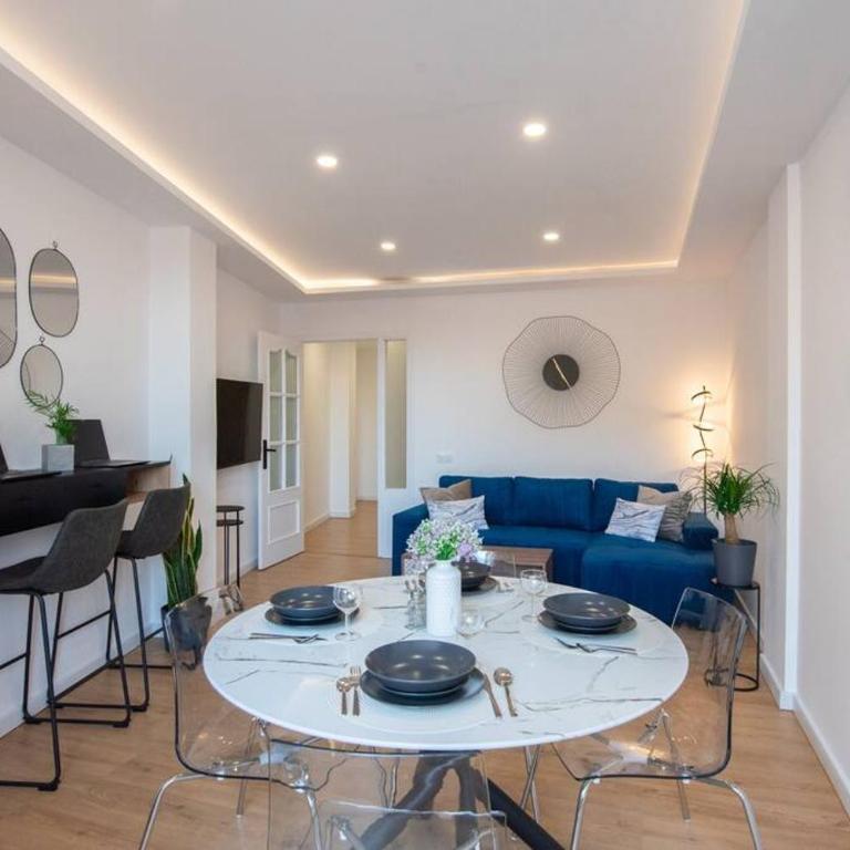 +25Y ONLY, Family flat near the beach - Three-Bedroom Apartment - 45