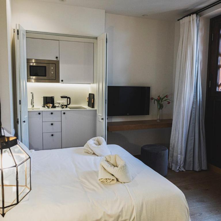 La Ermita Suites - Único Hotel Monumento de Córdoba - Habitación Doble Deluxe - 5
