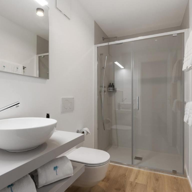 Living Ascona Boutique Hotel - Junior Suite con Terrazza e Vista Parziale Lago - 4