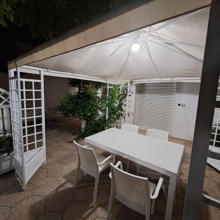 Villa Lory - Torre Lapillo - 300 mt dalla spiaggia - Casa con 1 Camera da Letto - 5