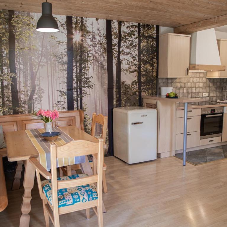 Ferienwohnungen Ramslerhof inkl. Chiemgaukarte - Apartment mit Balkon - 1