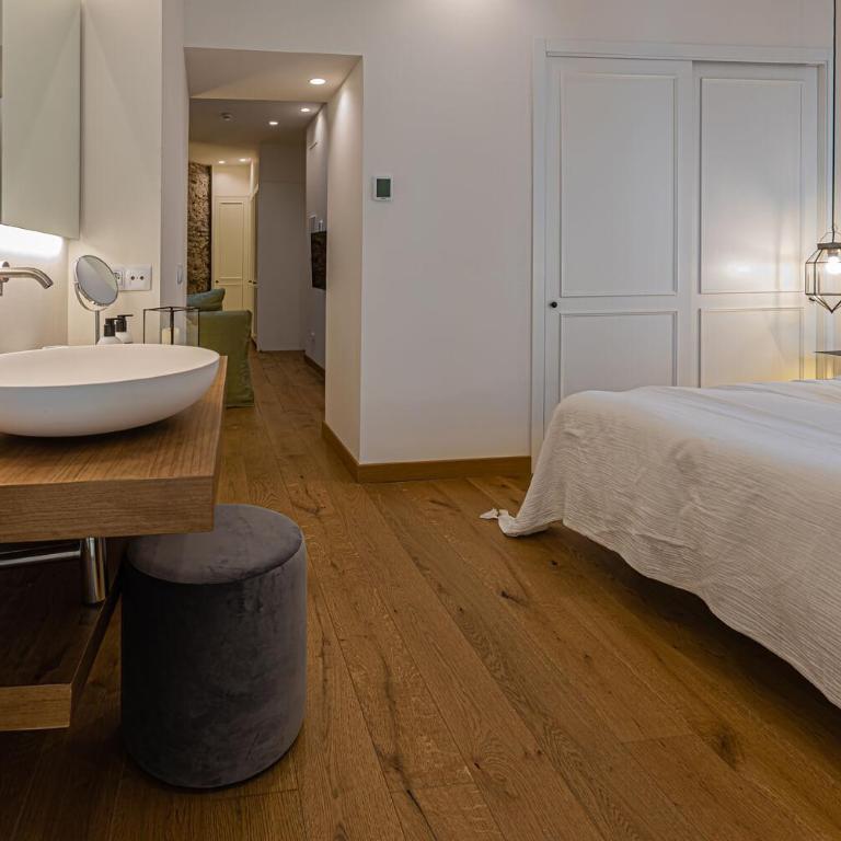 La Ermita Suites - Único Hotel Monumento de Córdoba - Suite Junior con balcón - 8