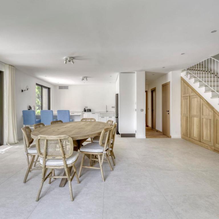 Luxurious Villa facing the Baie des Canebiers - Villa - 4