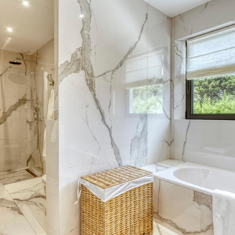 Luxurious Villa facing the Baie des Canebiers - Villa - 19
