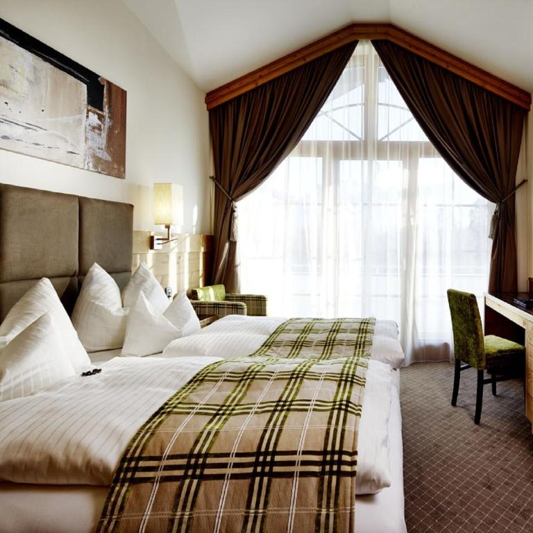 Hotel Garni Melanie - Doppelzimmer mit Balkon - 2