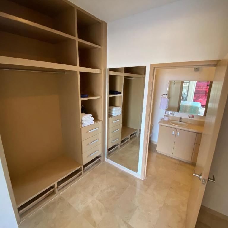 Lujoso y Exclusivo Condominio Marina Platino Plus I - Two-Bedroom Apartment - 12