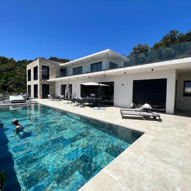 villa vue mer « golf St Tropez » les issambres - Villa - Vue sur Mer - 1