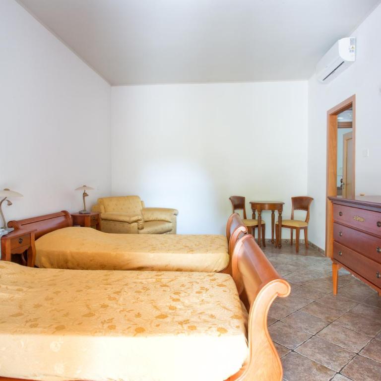 Hotel Tritone Lipari - Standard Quadruple Room - 3