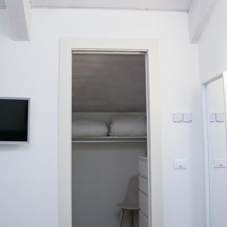 BMP APARTMENT ATMOSPHERE 1 CENTRALE con GARAGE - Three-Bedroom Apartment - 7