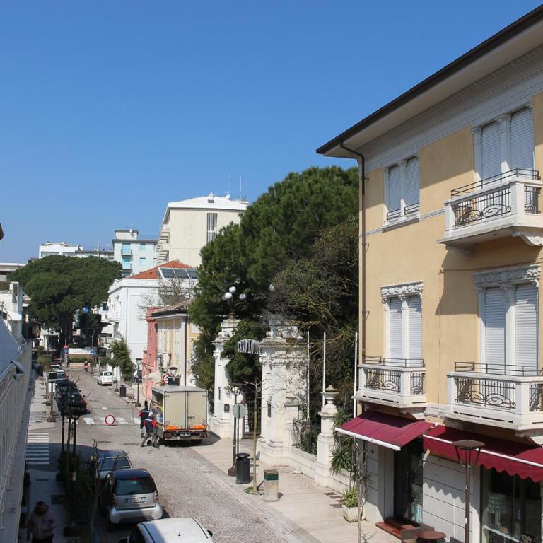 BMP APARTMENT ATMOSPHERE 1 CENTRALE con GARAGE - Three-Bedroom Apartment - 15