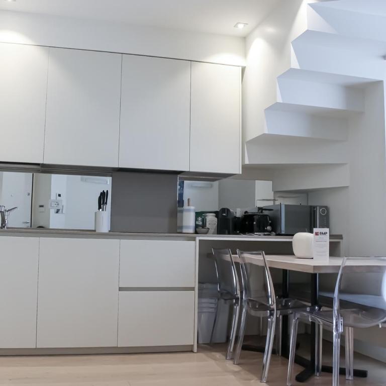 BMP APARTMENT ATMOSPHERE 1 CENTRALE con GARAGE - Three-Bedroom Apartment - 17